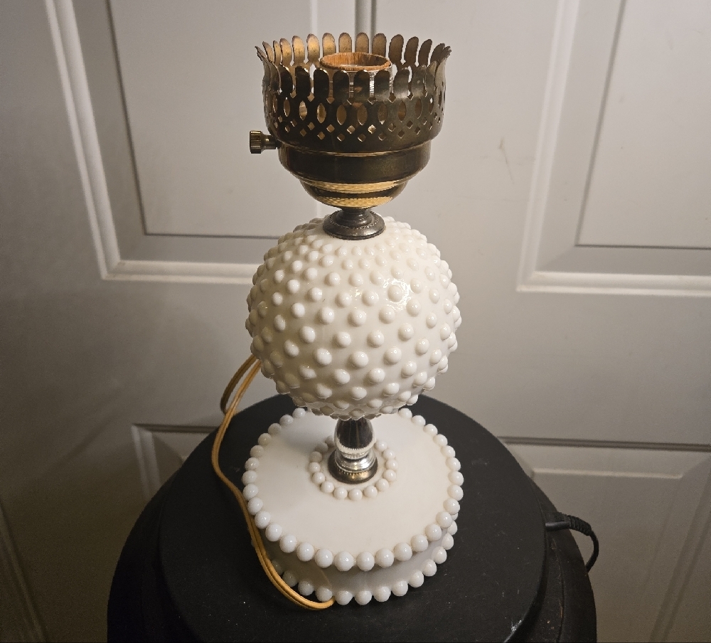 Vintage Antique Milk Glass Hobnail White Table Lamp - Picture 3 of 8